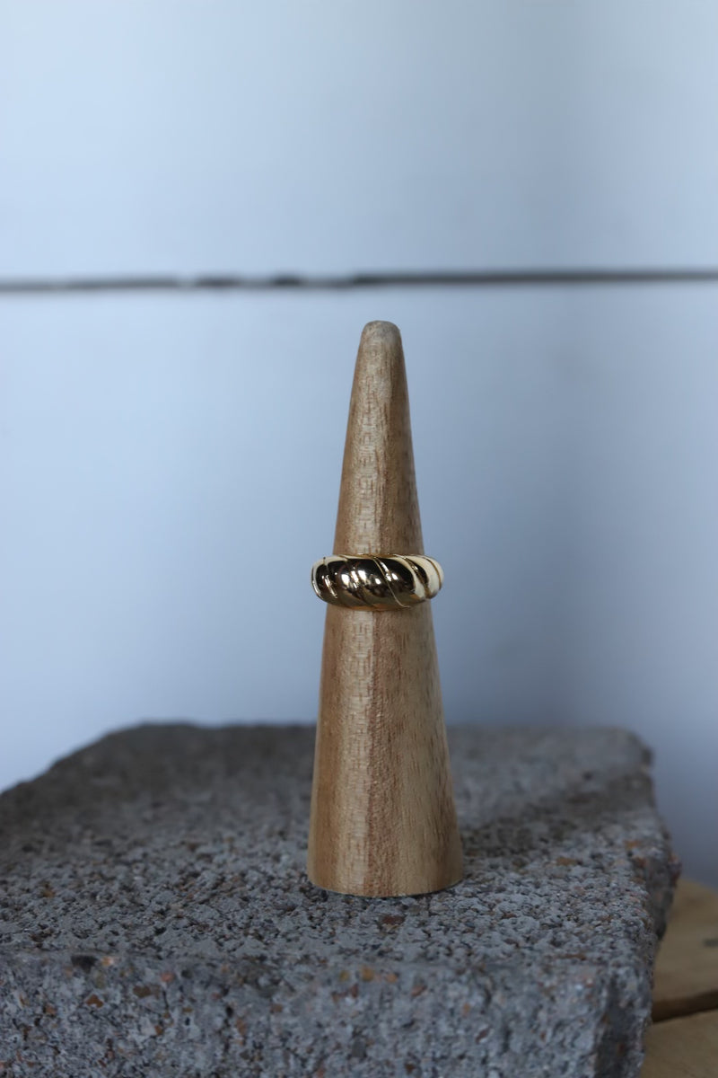 1250 GOLD CROISSANT RING